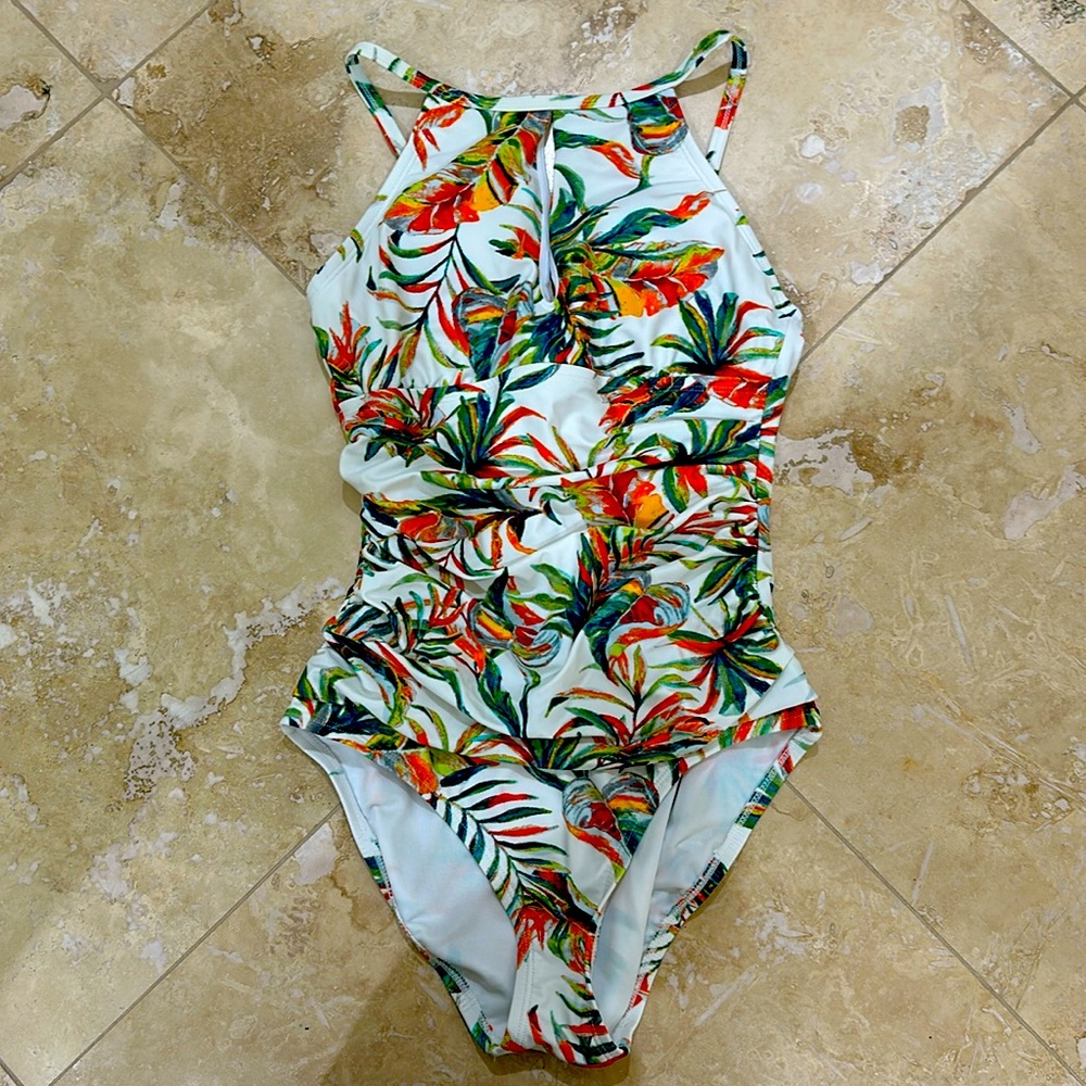 NWOT Ellen Tracy swimsuit
